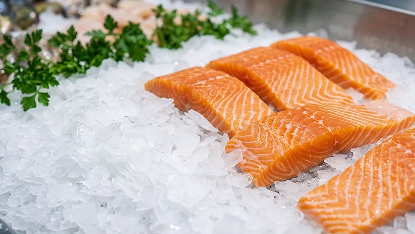 Naixer flake ice machine producing soft flake ice for seafood display and food cooling